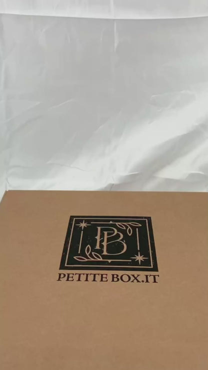 Petite Box letteraria "Profumo di Magia"